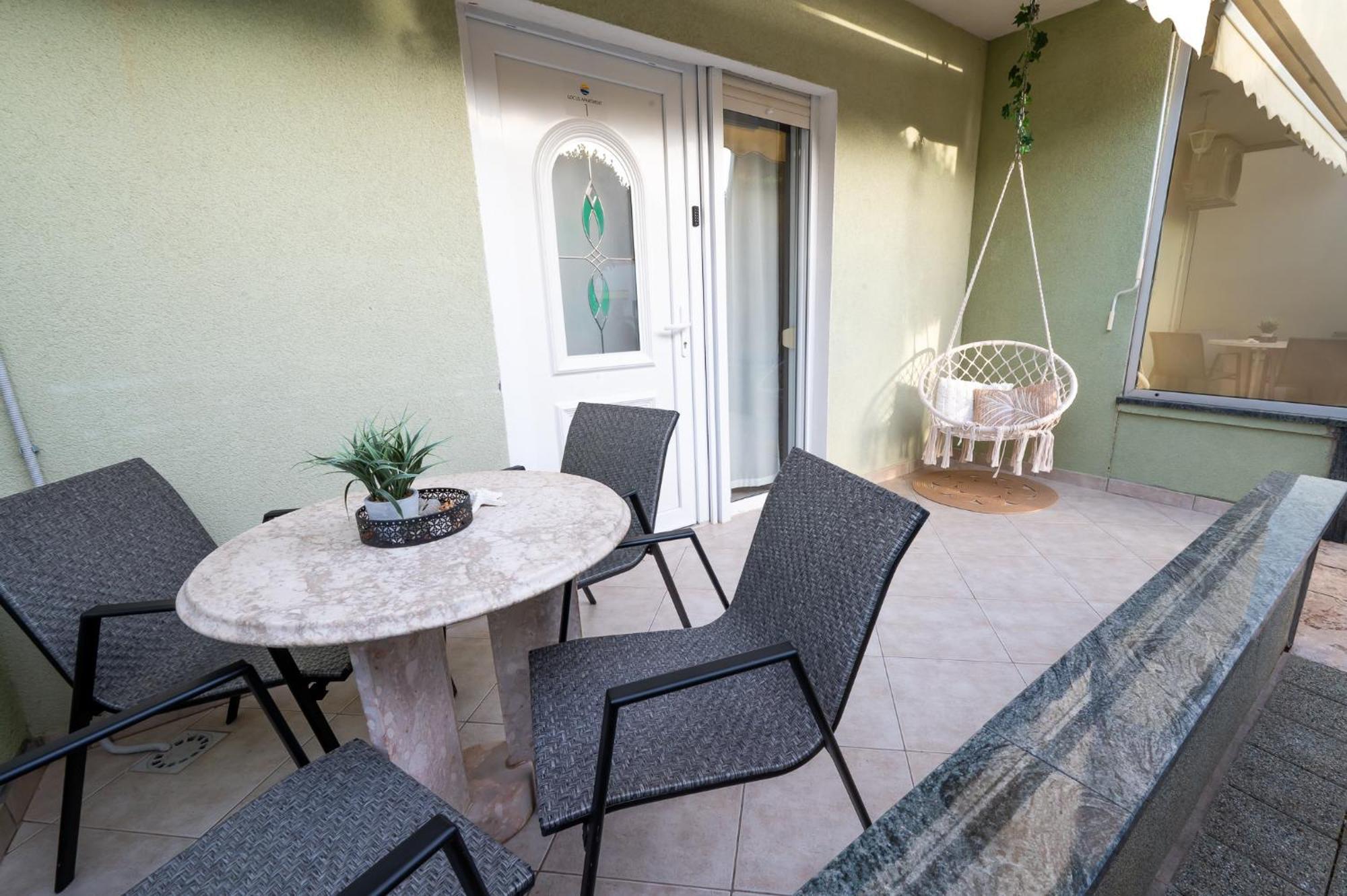 Locus Apartments Petrčane Extérieur photo