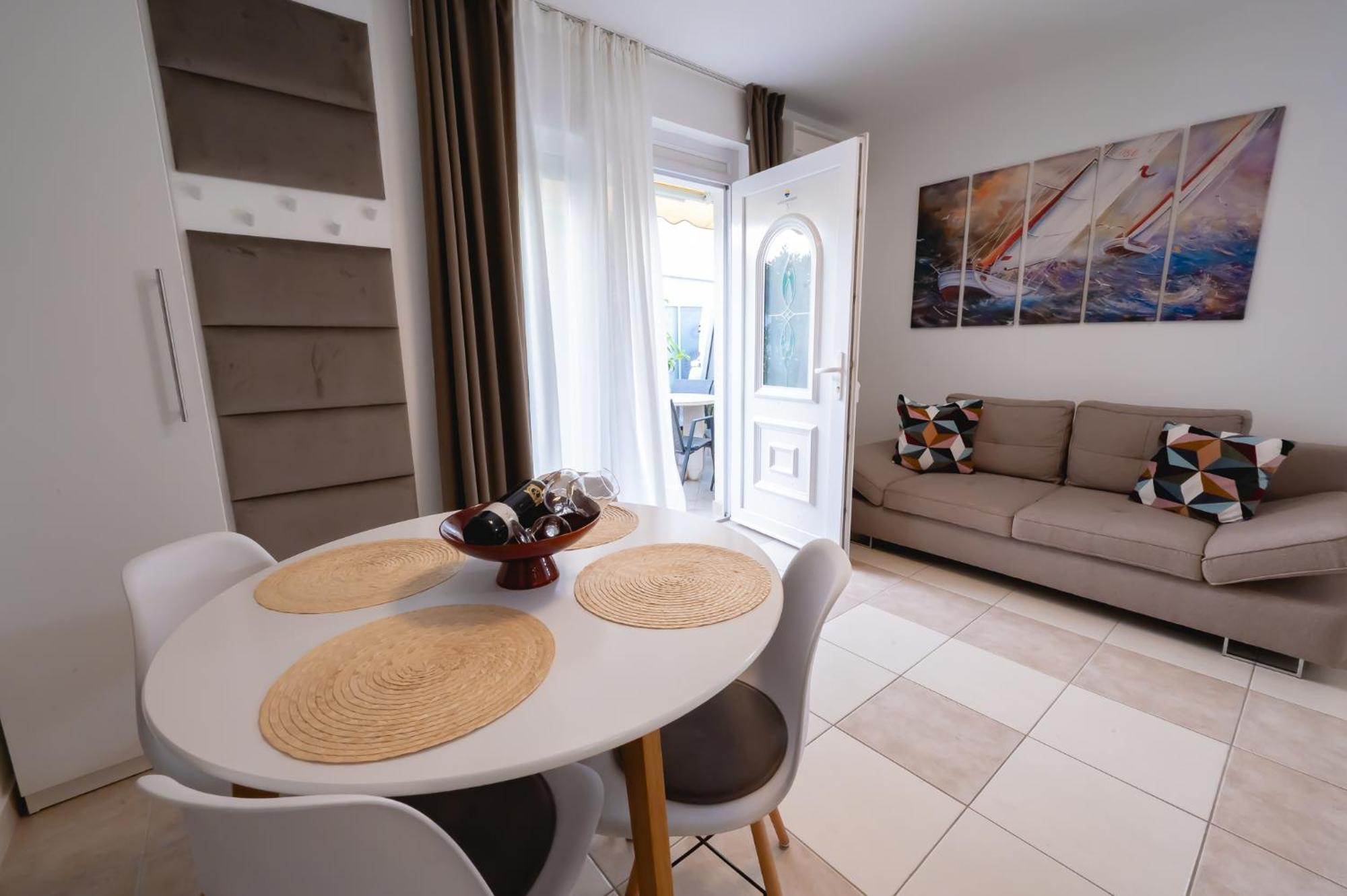 Locus Apartments Petrčane Extérieur photo