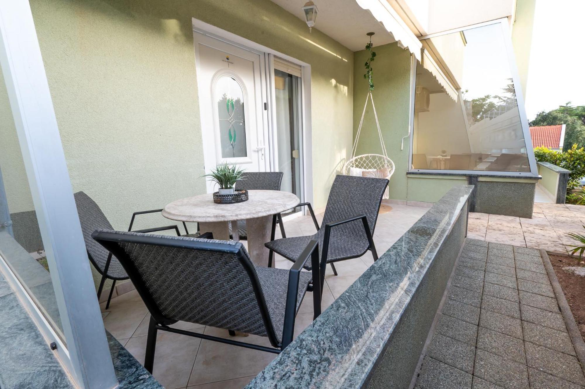 Locus Apartments Petrčane Extérieur photo